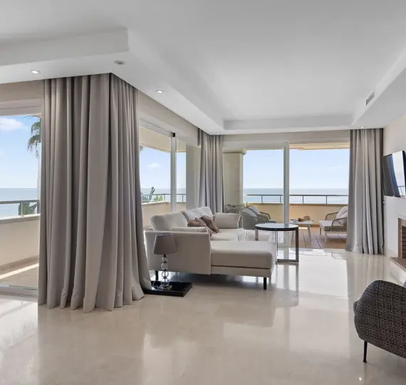 Краткосрочная аренда апартаментов на среднем этаже в New Golden Mile