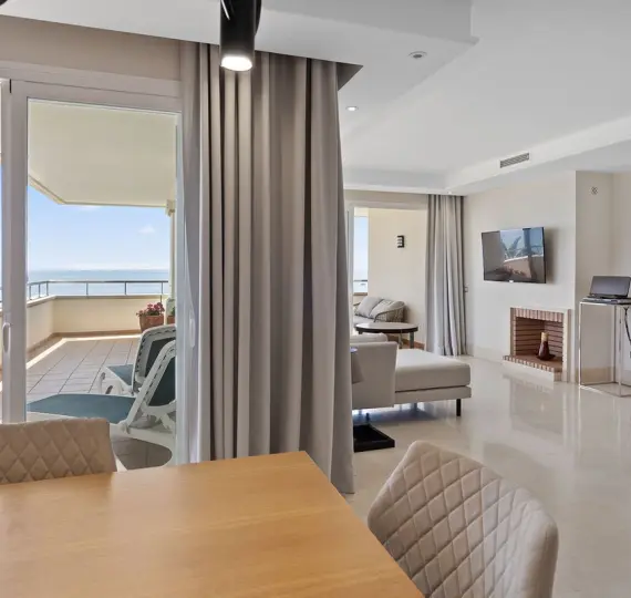 Краткосрочная аренда апартаментов на среднем этаже в New Golden Mile