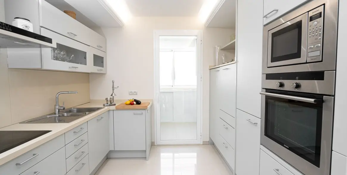 Alquiler a corto plazo de apartamento en planta media en New Golden Mile 10