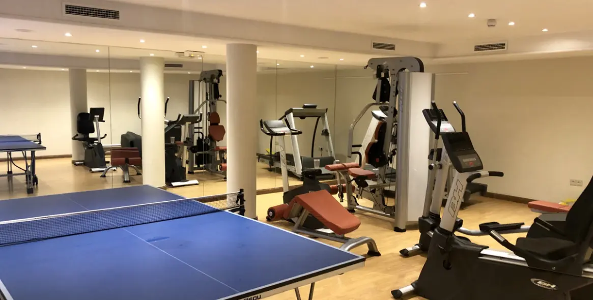 Short-term rent of middle floor apartment in New Golden Mile 27