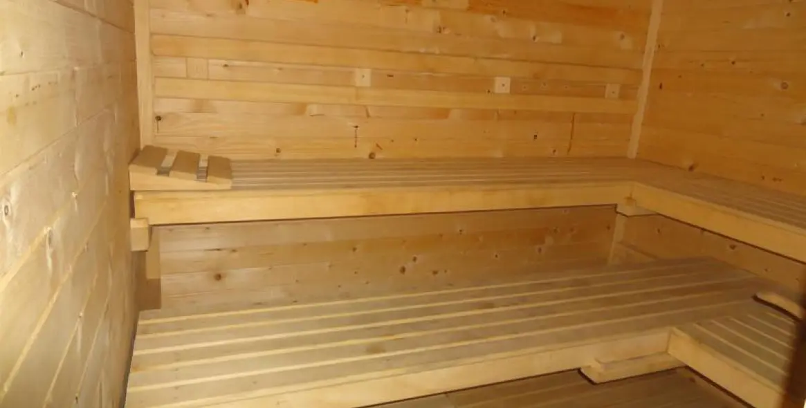 Short-term rent of middle floor apartment in New Golden Mile 28