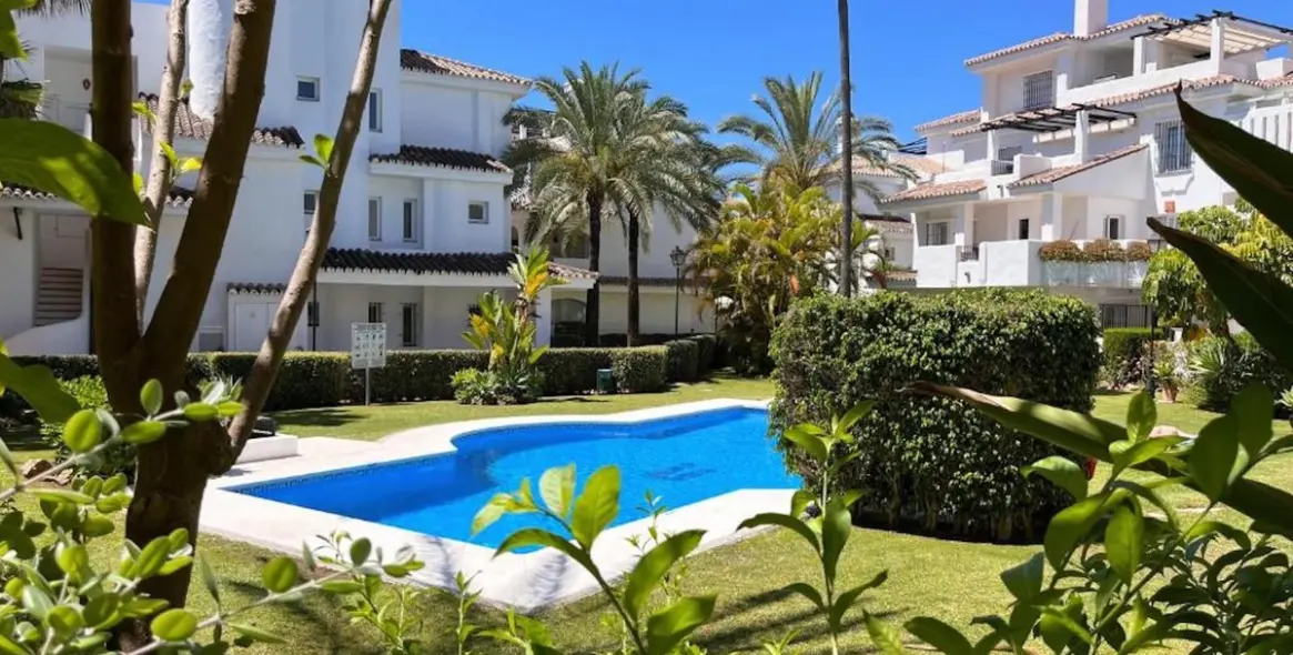 Short-term rent of ground floor apartment in Nueva Andalucía 1