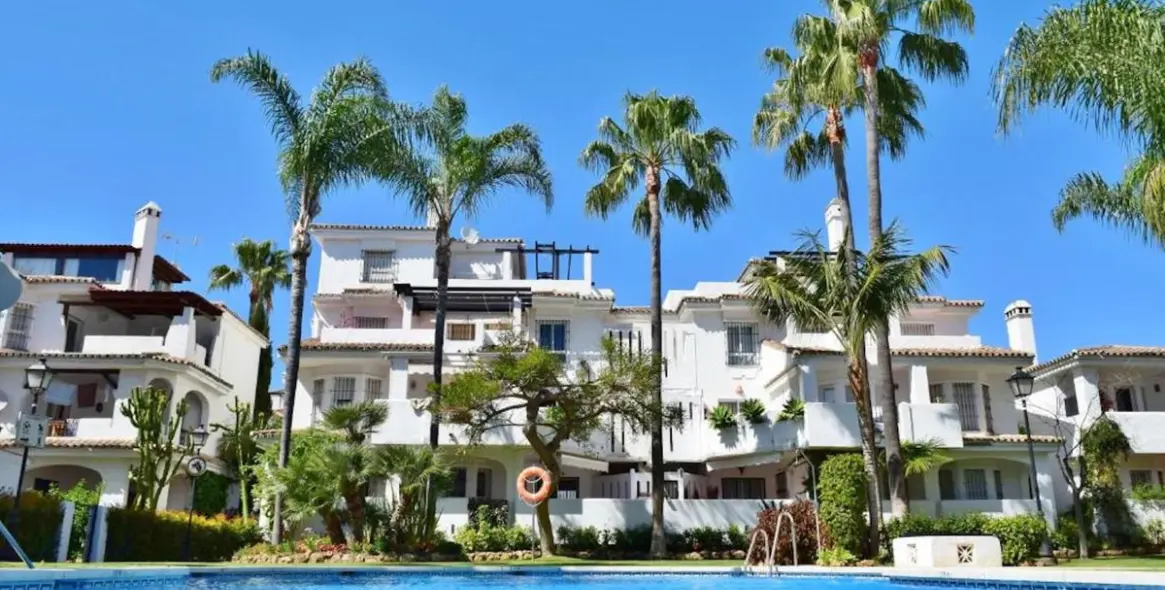 Short-term rent of ground floor apartment in Nueva Andalucía 2