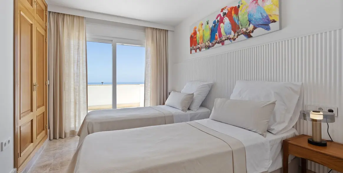 Short-term rent of middle floor apartment in Marbella 12