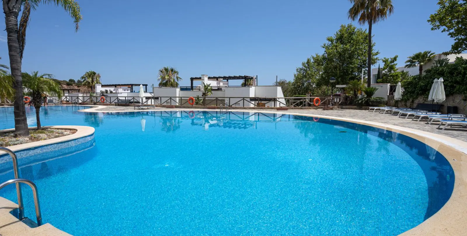 Долгосрочная аренда апартаментов на среднем этаже в Marbella 25