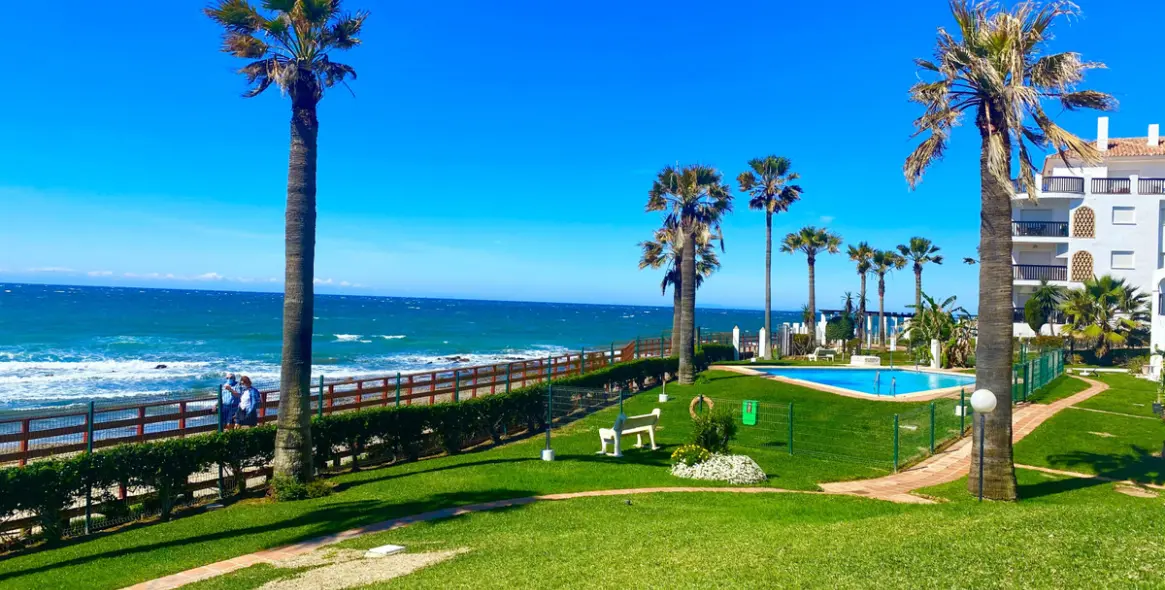 Alquiler a corto plazo de apartamento en planta baja en Calahonda 1