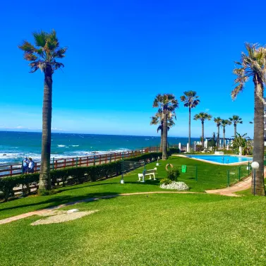 Alquiler a corto plazo de apartamento en planta baja en Calahonda