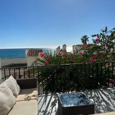 Alquiler a corto plazo de apartamento en planta baja en Calahonda