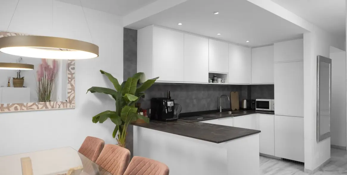 Alquiler a corto plazo de apartamento en planta baja en Calahonda 8