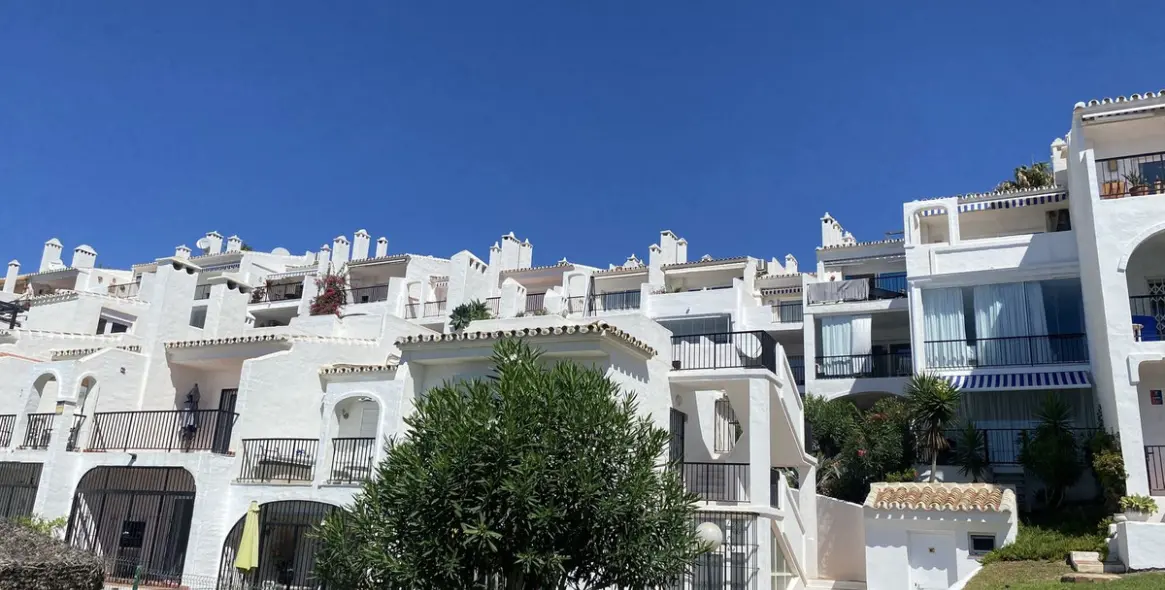 Alquiler a corto plazo de apartamento en planta baja en Calahonda 28