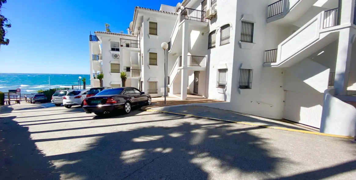 Alquiler a corto plazo de apartamento en planta baja en Calahonda 30