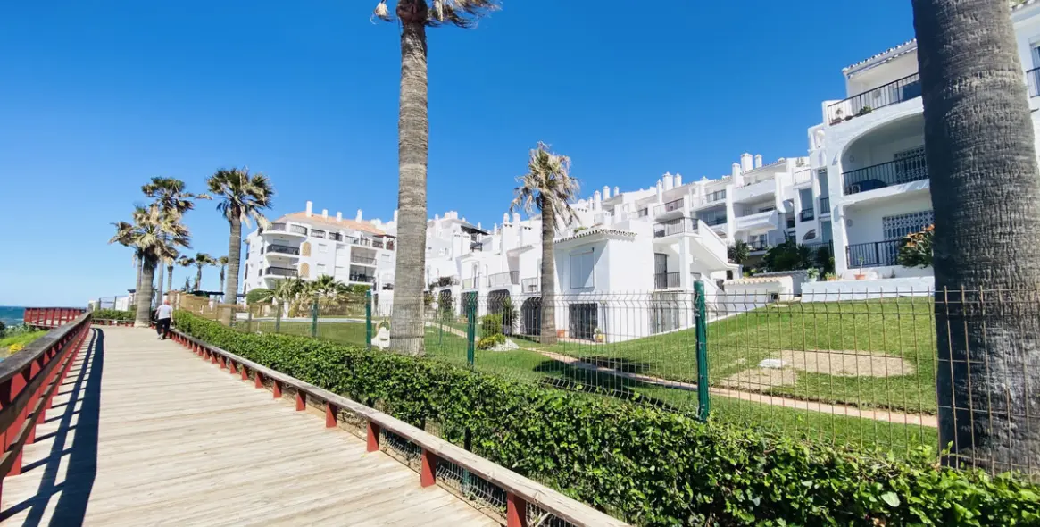 Alquiler a corto plazo de apartamento en planta baja en Calahonda 31