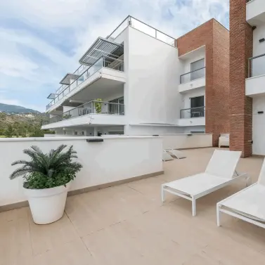 Short-term rent of ground floor apartment in Benahavís