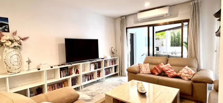 Long-term rent of ground floor apartment in Elviria 0