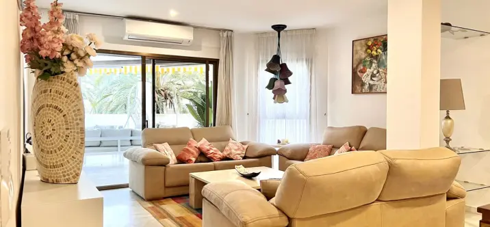 Long-term rent of ground floor apartment in Elviria 2