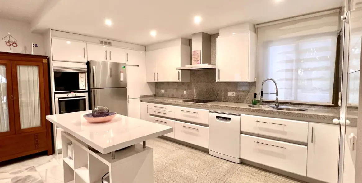 Long-term rent of ground floor apartment in Elviria 6