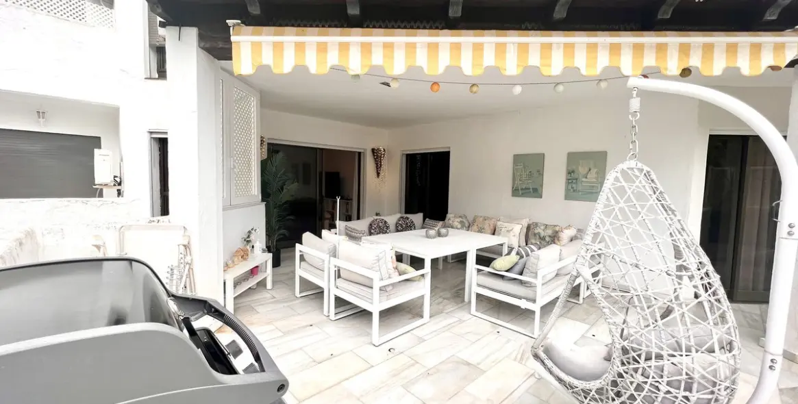 Long-term rent of ground floor apartment in Elviria 18