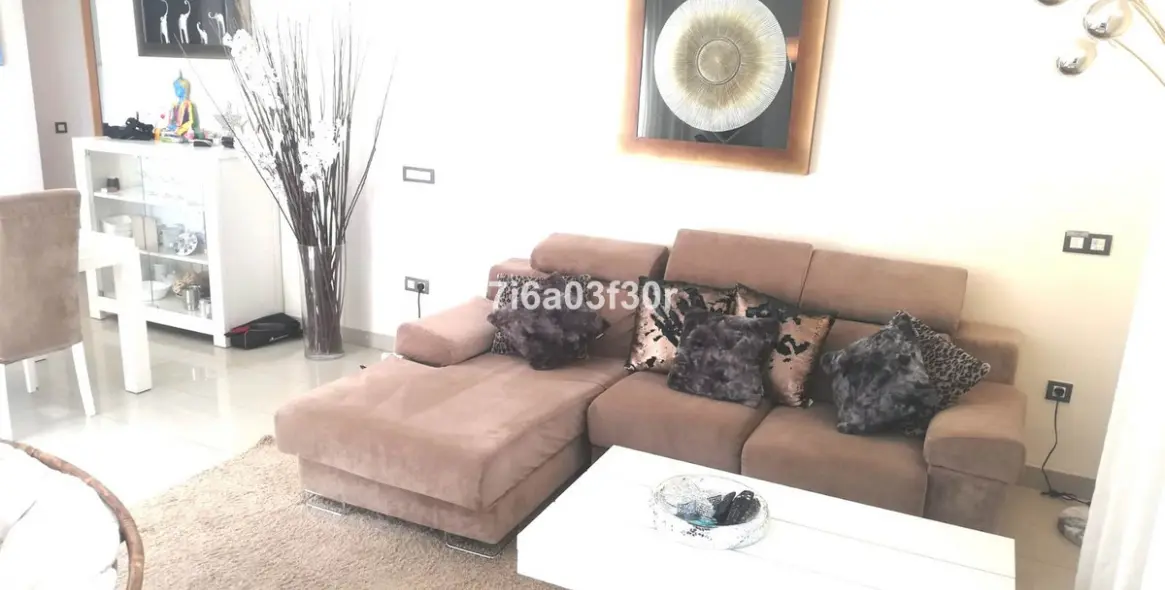 Short-term rent of penthouse in New Golden Mile 3