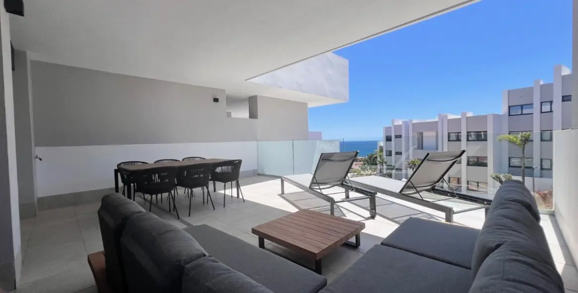 Short-term rent of middle floor apartment in Manilva 2