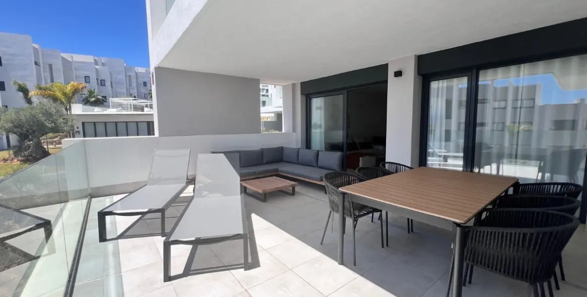 Short-term rent of middle floor apartment in Manilva 4