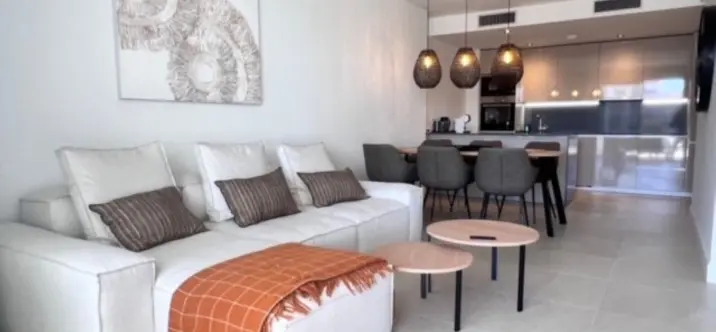 Short-term rent of middle floor apartment in Manilva 4