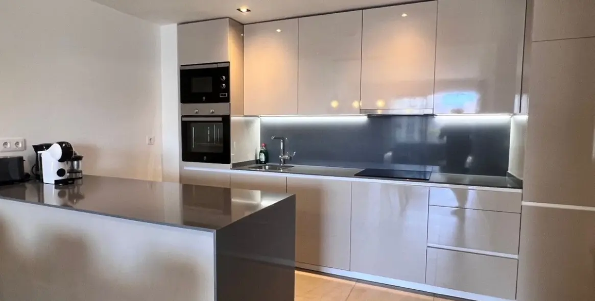 Short-term rent of middle floor apartment in Manilva 11