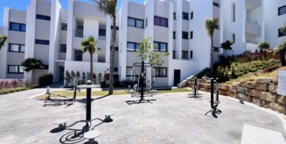 Short-term rent of middle floor apartment in Manilva 24