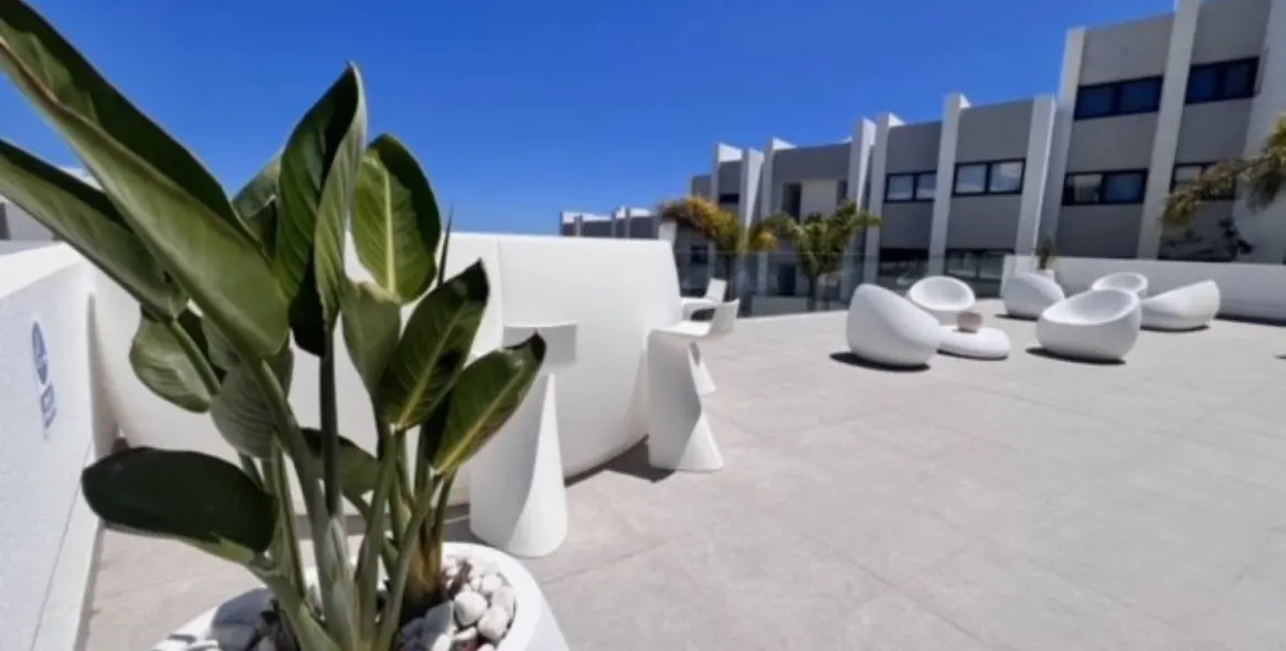 Short-term rent of middle floor apartment in Manilva 27