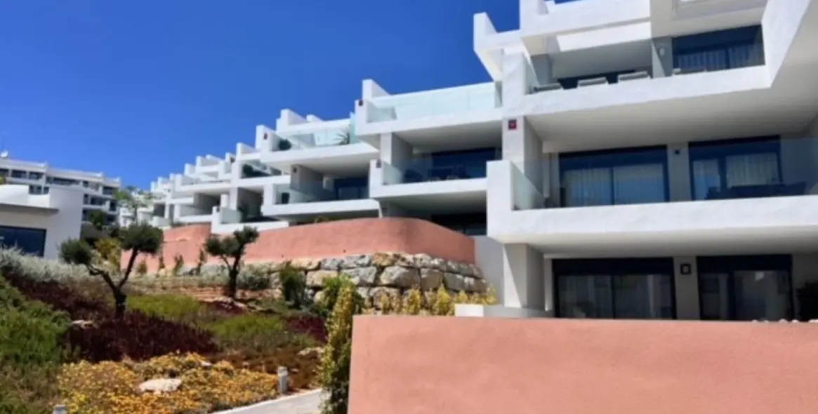 Short-term rent of middle floor apartment in Manilva 35