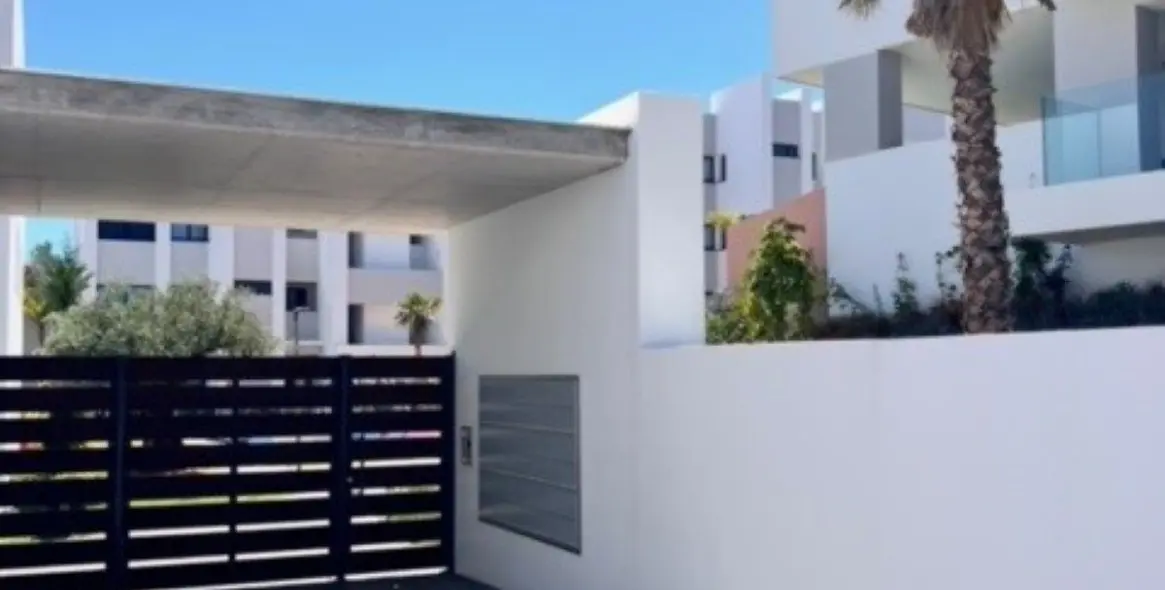 Short-term rent of middle floor apartment in Manilva 37