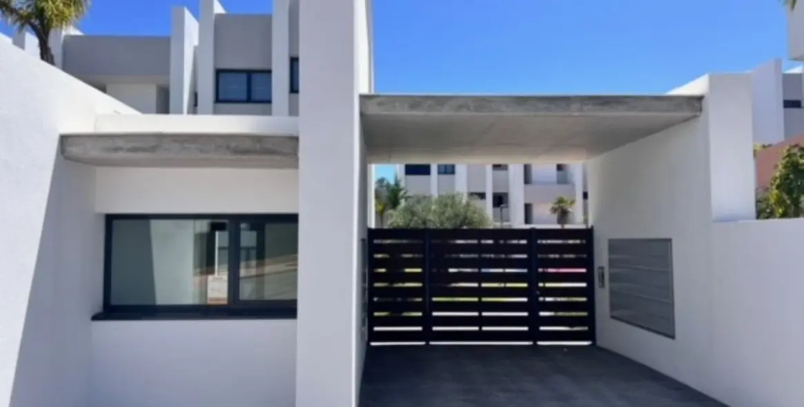 Short-term rent of middle floor apartment in Manilva 38