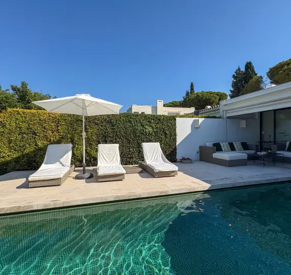 Краткосрочная аренда  отдельно стоящей виллы в Nueva Andalucía