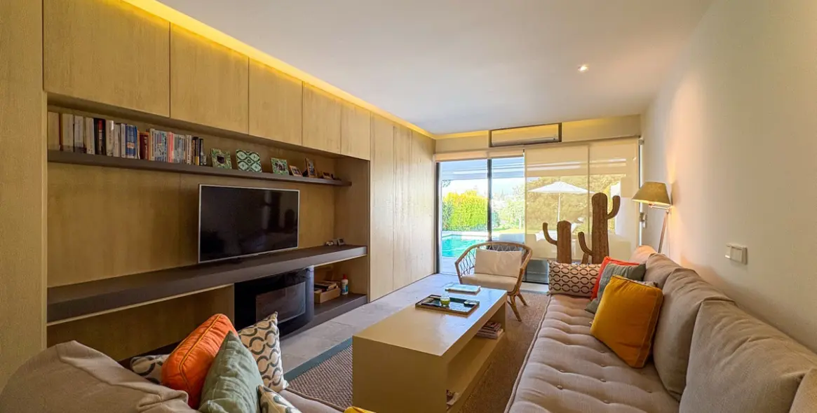 Alquiler a corto plazo de villa independiente en Nueva Andalucía 3