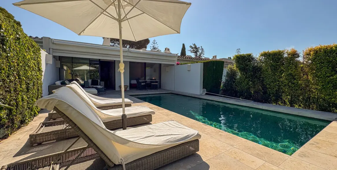 Alquiler a corto plazo de villa independiente en Nueva Andalucía 17