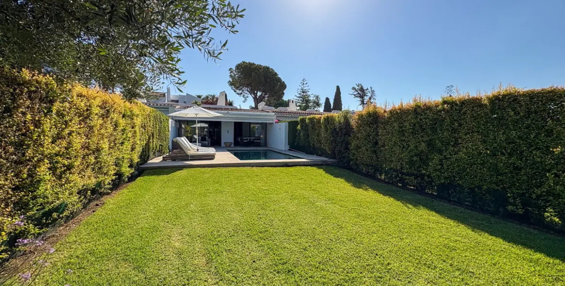 Alquiler a corto plazo de villa independiente en Nueva Andalucía 20