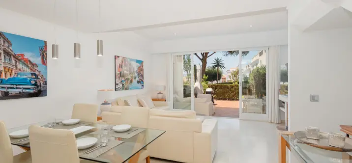Long-term rent of townhouse in Bahía de Marbella 0