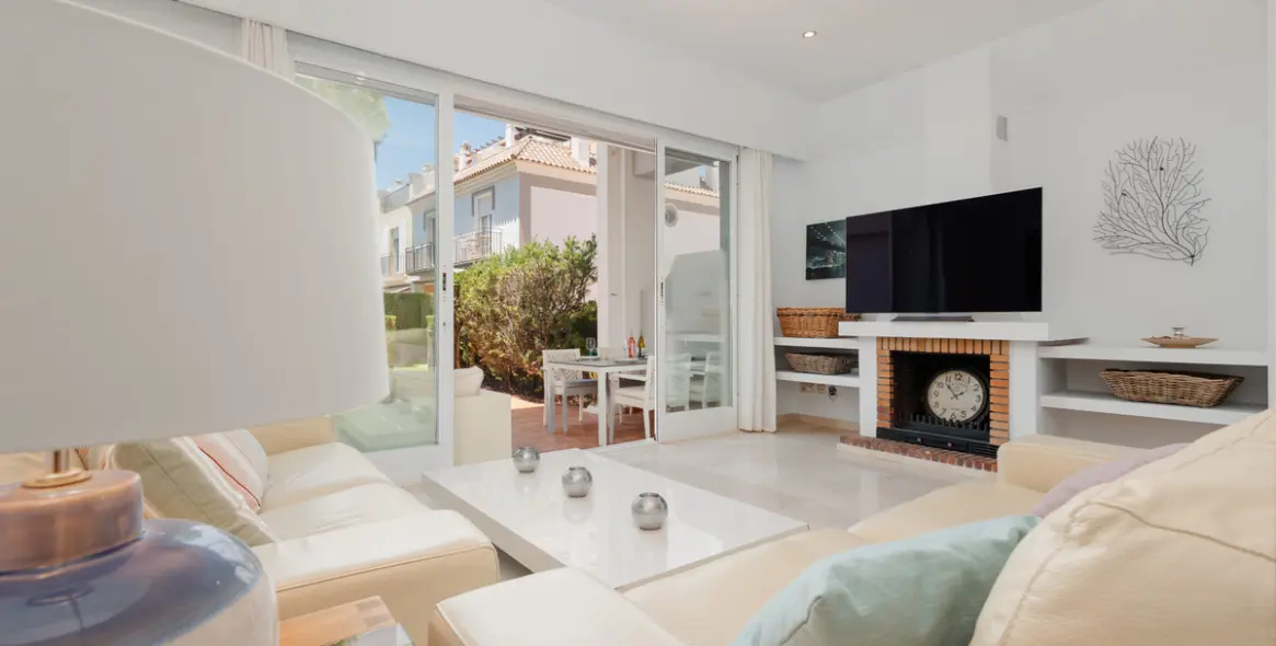 Long-term rent of townhouse in Bahía de Marbella 2