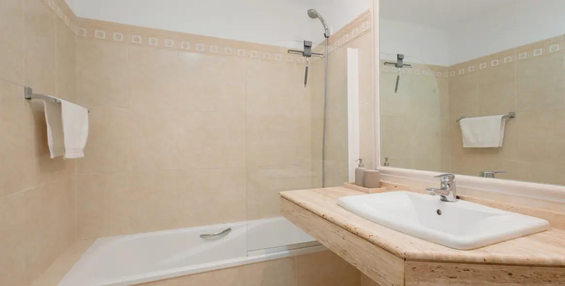 Long-term rent of townhouse in Bahía de Marbella 6