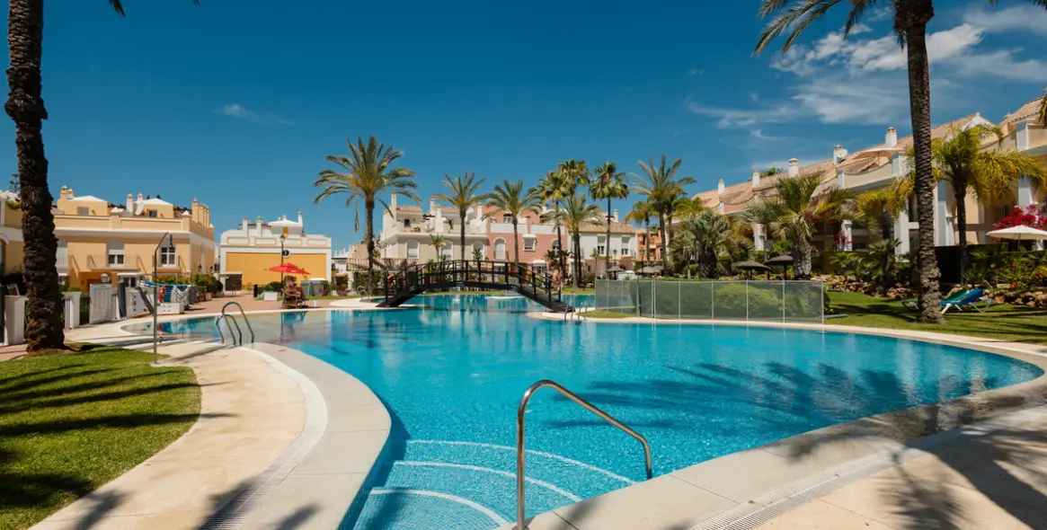 Long-term rent of townhouse in Bahía de Marbella 14