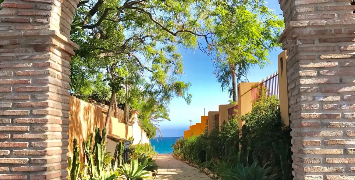 Краткосрочная аренда апартаментов на первом этаже в El Paraiso 3