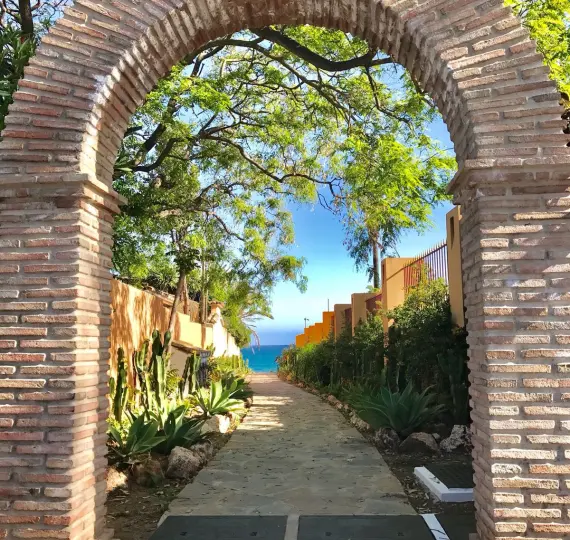 Short-term rent of ground floor apartment in El Paraiso