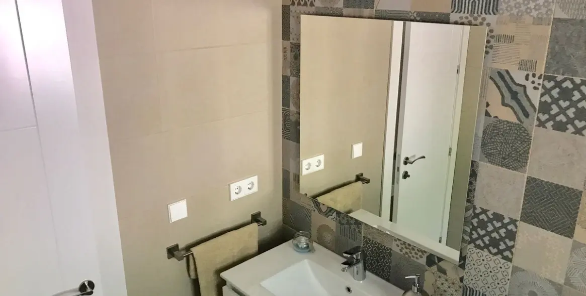 Alquiler a corto plazo de apartamento en planta baja en El Paraiso 8