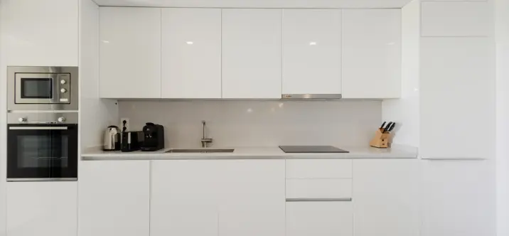 Long-term rent of middle floor apartment in Estepona 2