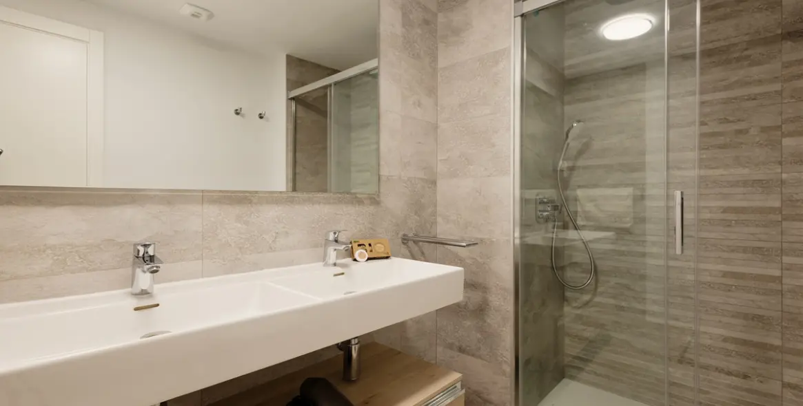 Long-term rent of middle floor apartment in Estepona 5