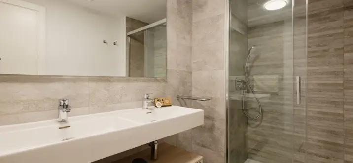 Long-term rent of middle floor apartment in Estepona 4