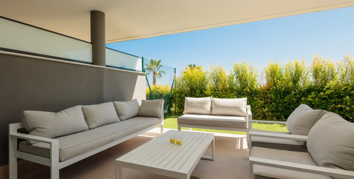 Long-term rent of middle floor apartment in Estepona 10