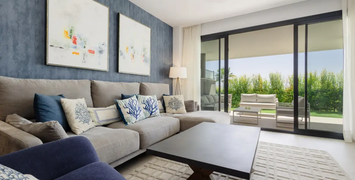 Long-term rent of middle floor apartment in Estepona 20