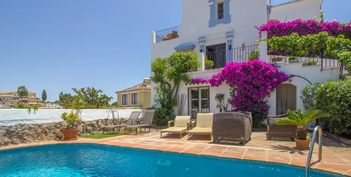 Short-term rent of townhouse in La Heredia 2