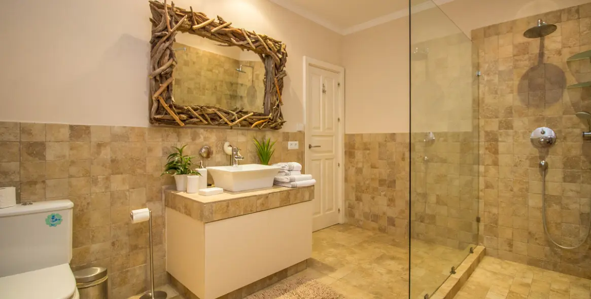 Short-term rent of townhouse in La Heredia 8