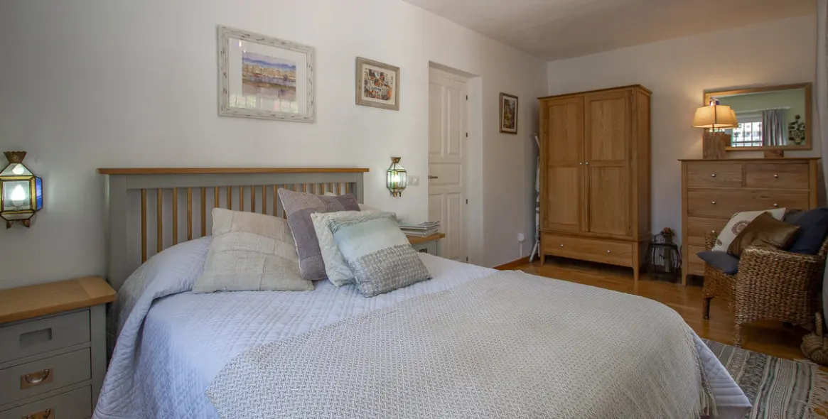 Short-term rent of townhouse in La Heredia 9